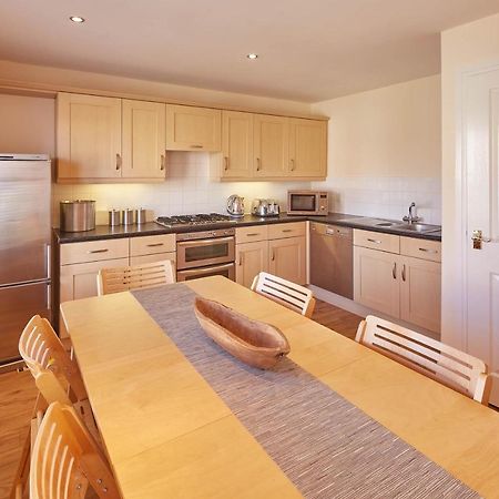Host & Stay - The Scuttlebutt Townhouse Whitby Bagian luar foto