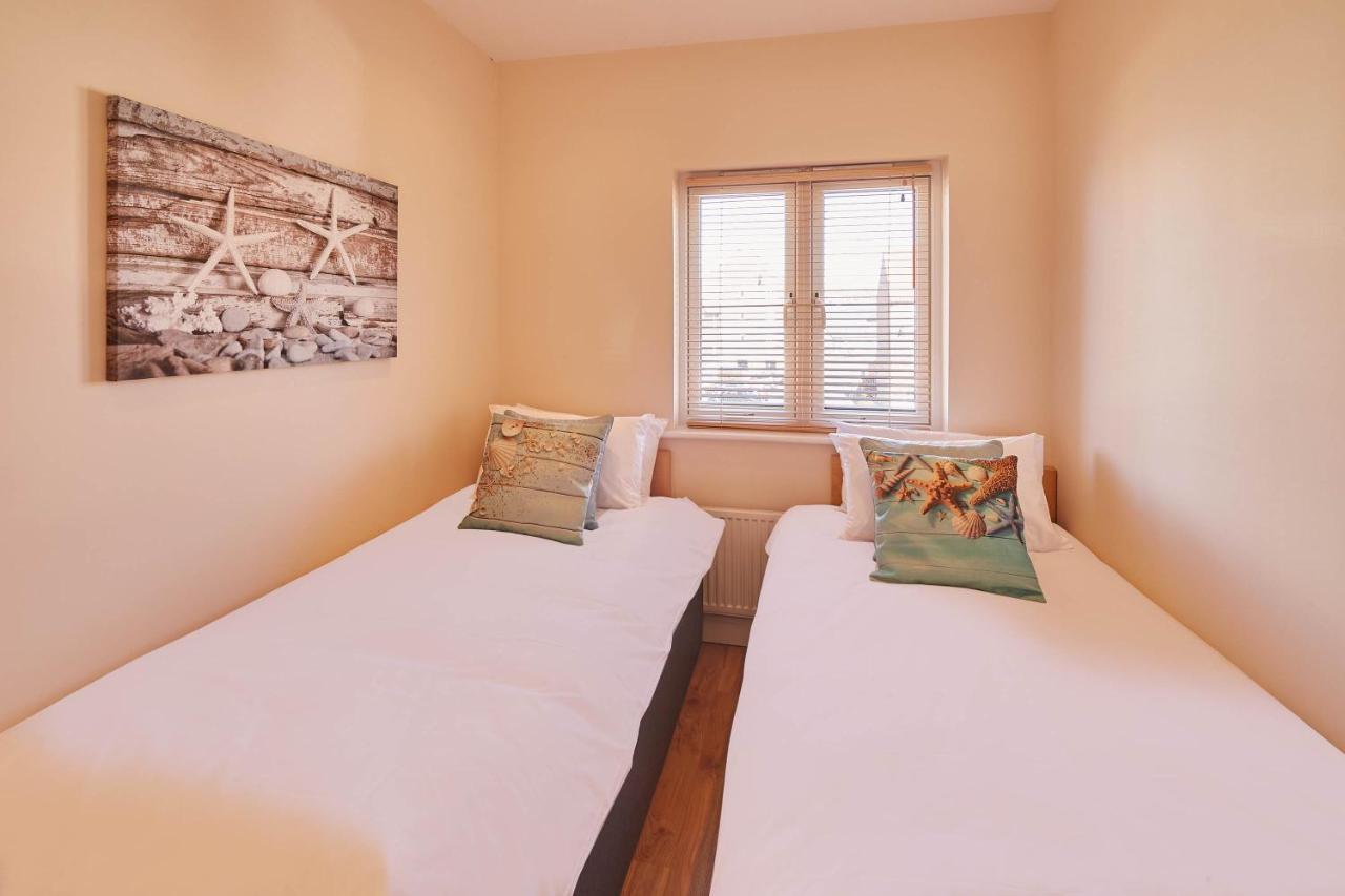 Host & Stay - The Scuttlebutt Townhouse Whitby Bagian luar foto
