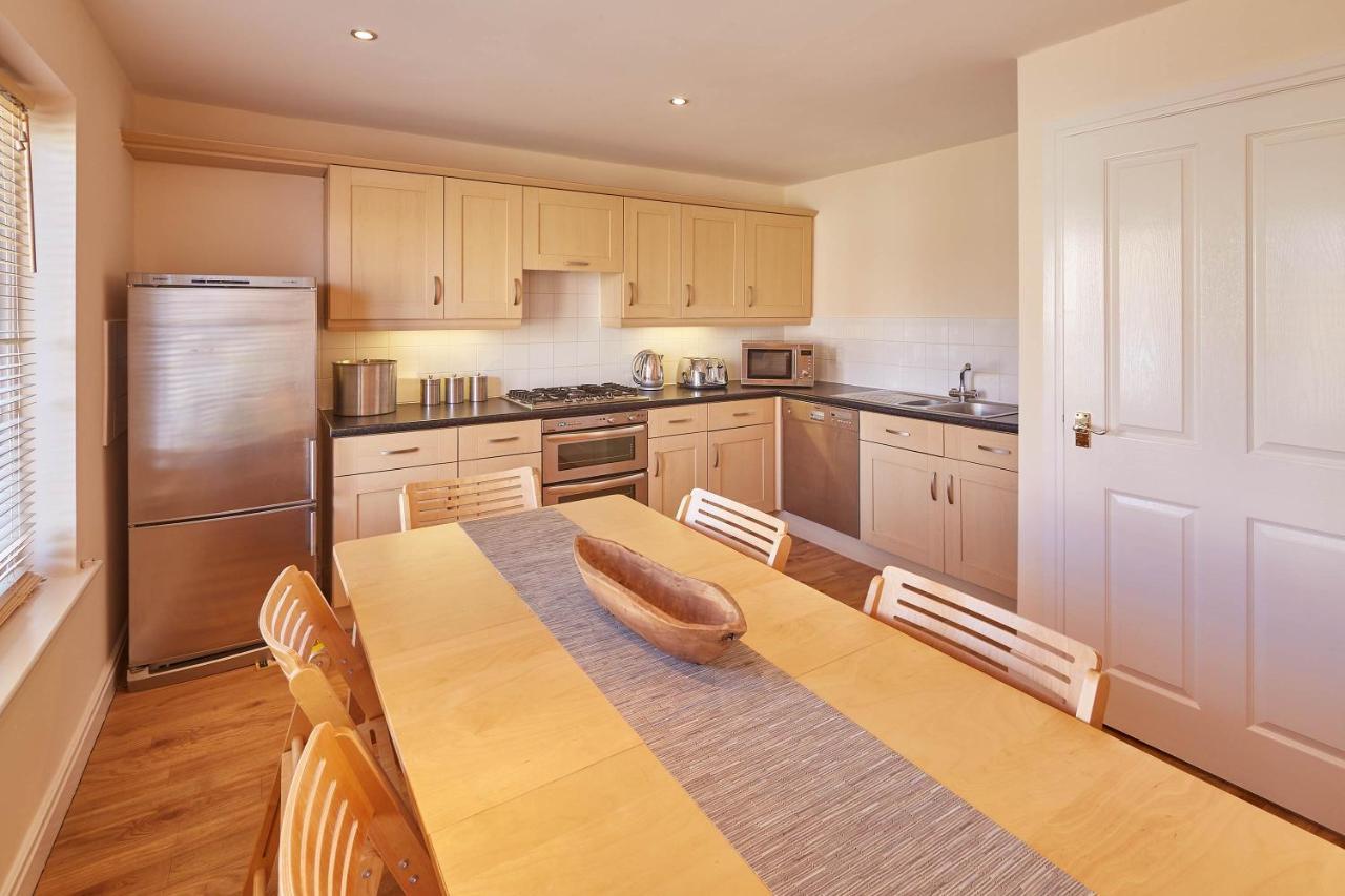 Host & Stay - The Scuttlebutt Townhouse Whitby Bagian luar foto