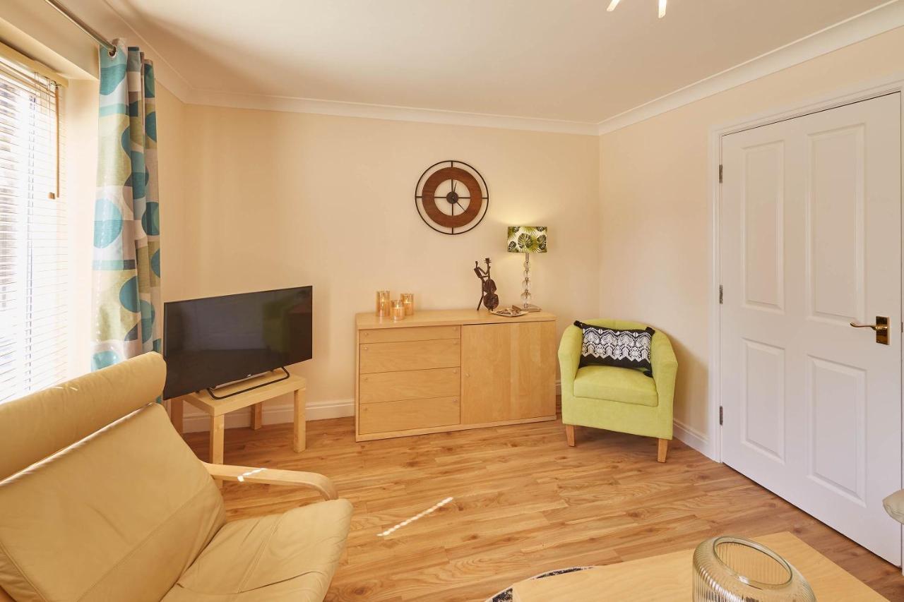 Host & Stay - The Scuttlebutt Townhouse Whitby Bagian luar foto