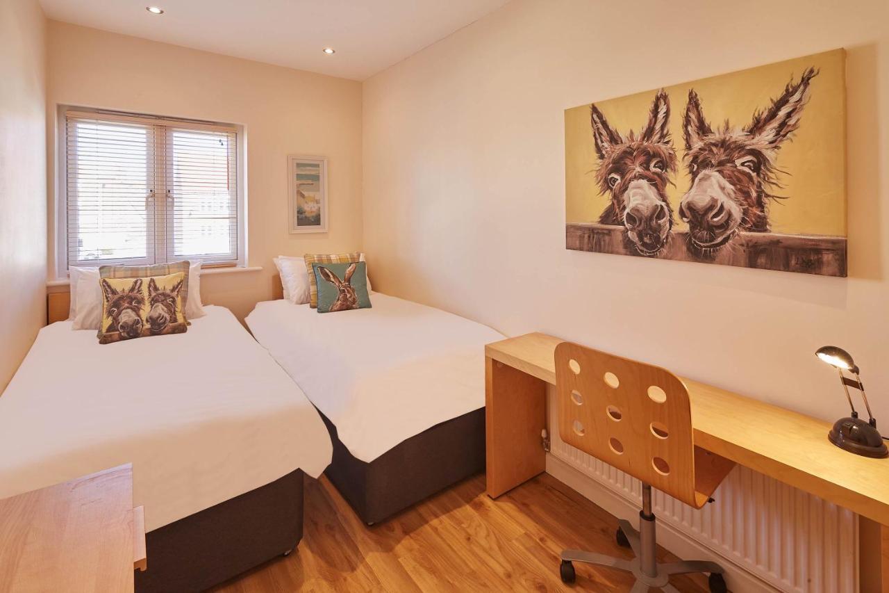 Host & Stay - The Scuttlebutt Townhouse Whitby Bagian luar foto