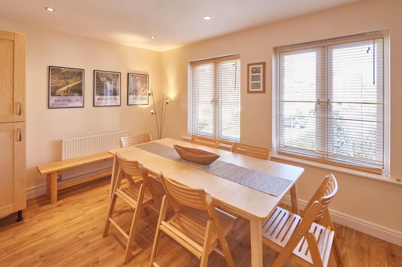 Host & Stay - The Scuttlebutt Townhouse Whitby Bagian luar foto