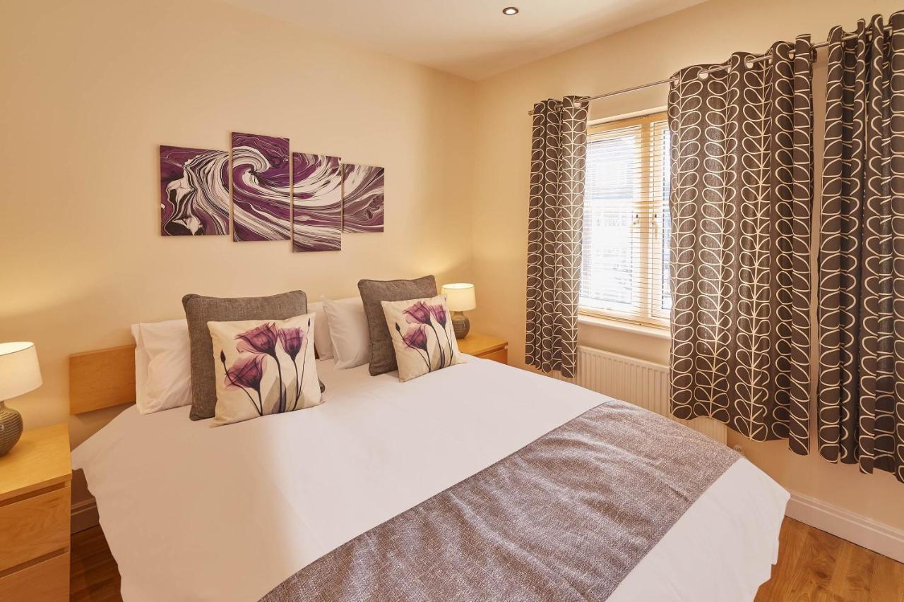 Host & Stay - The Scuttlebutt Townhouse Whitby Bagian luar foto